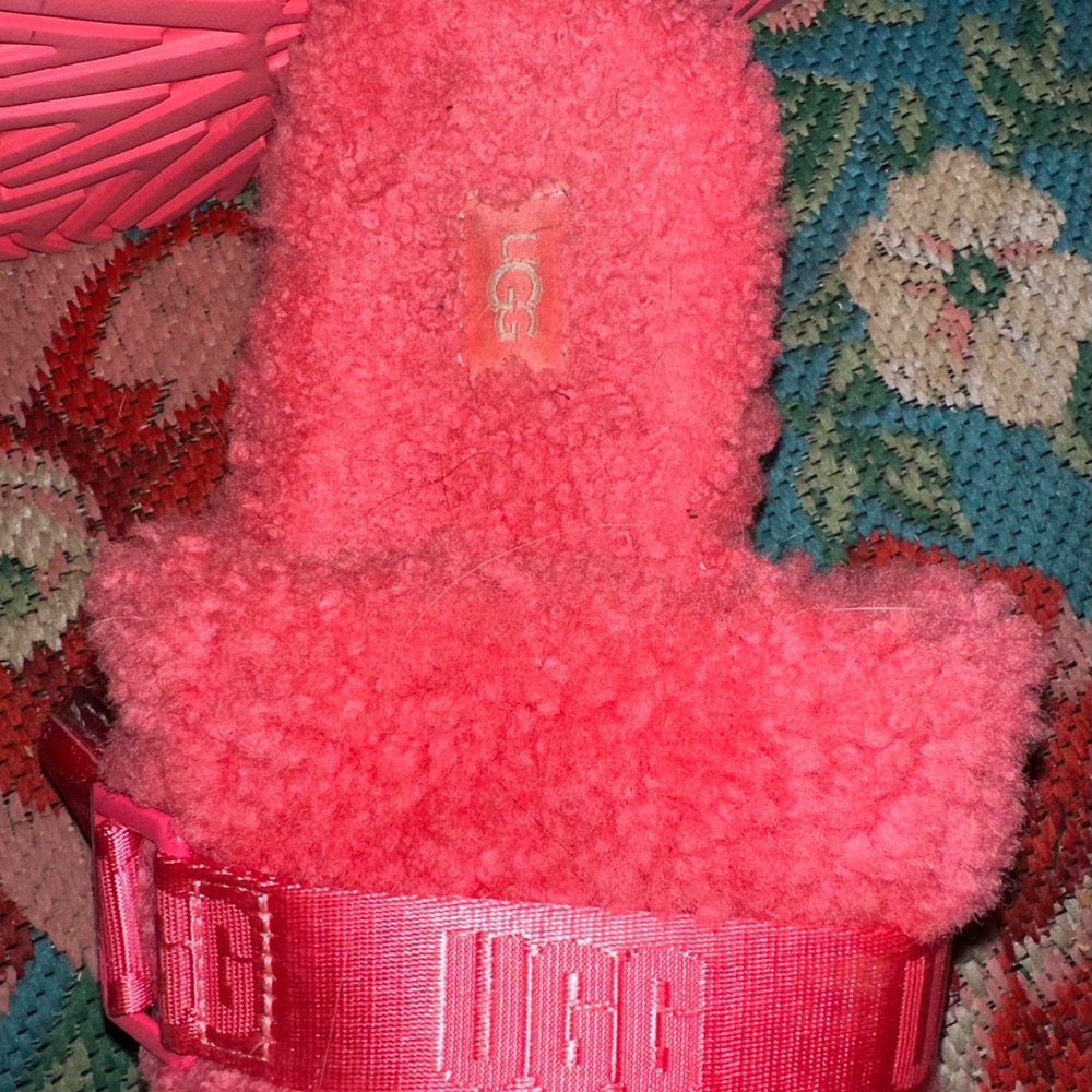 Ugg Fluffita Slides/Slippers Size 7 Like New W/Box - image 6